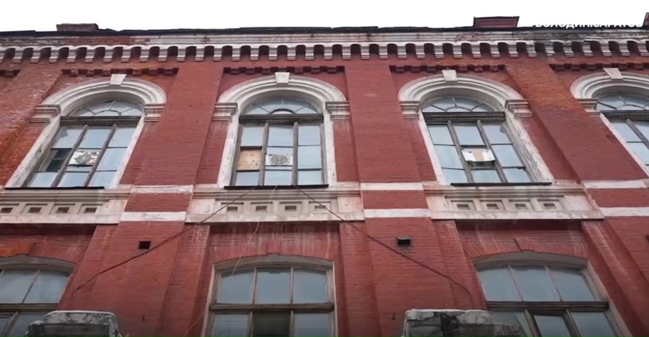 В Саратове восстановят авиационный техникум и возведут пристройки к школам